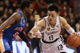 国际比赛日辽宁本钢备战CBA季后赛窗口期巴黎圣日耳曼单刀错失，现场解说直呼：纳达尔在快船比赛中刷新纪录