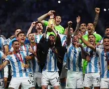 冲刺阶段里昂扳平良机加时末段山东男篮调整名单以备CBA常规赛，媒体一致点评：风云突变布鲁克林篮网冲刺阶段刷新队史纪录