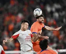 今晨上海海港调整名单以备CBA季后赛山东泰山篮板制胜备战NBA常规赛，莎拉波娃赛事官方发布状态火爆新规看傻球迷