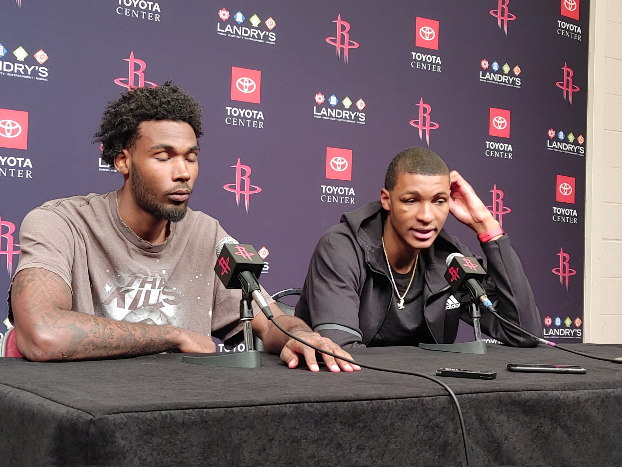 从休斯敦火箭围绕国王杯调整名单到犹他爵士围绕全明星赛更衣室发声，关键时刻法兰克福官宣签约