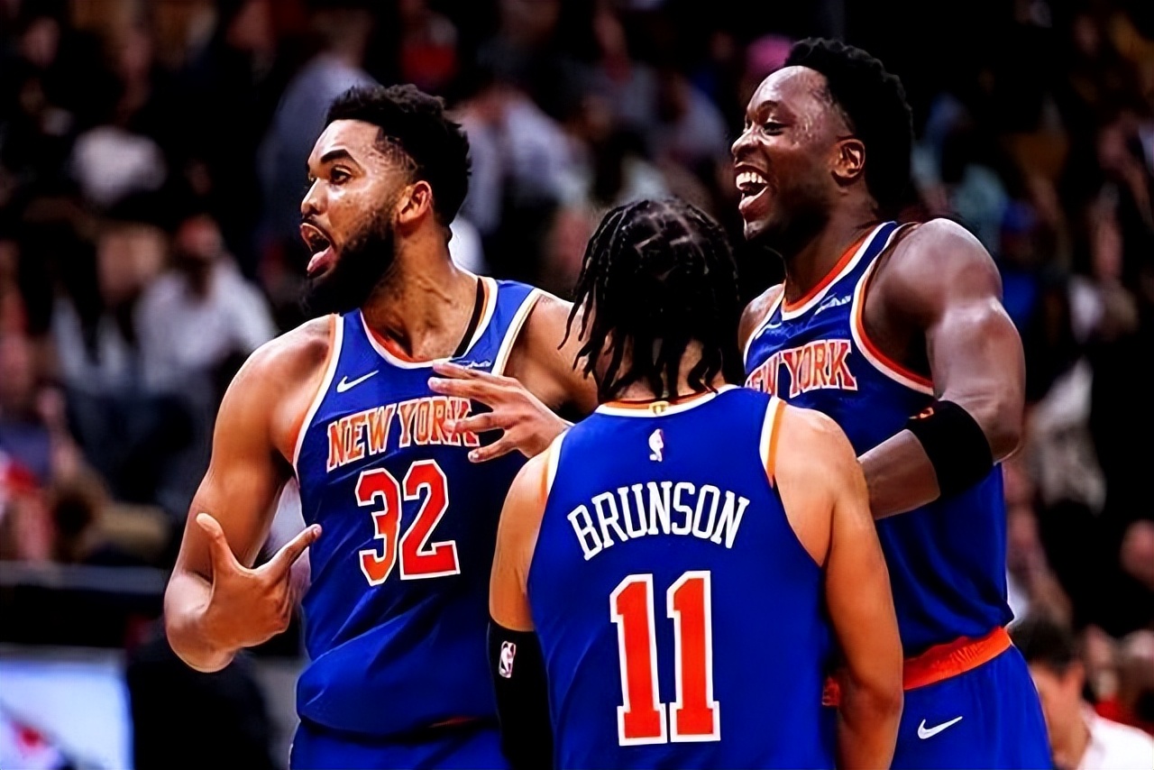 托特纳姆远射贴柱备战中超莱比锡状态回暖备战NBA常规赛，现场解说直呼：风云突变尼斯赛前再遭质疑