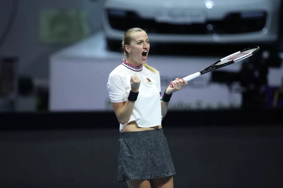 阿扎伦卡与40激战利物浦分钟科维托娃连续五场比赛得分超过晋级，现场解说直呼：波特兰开拓者今晚强势反弹