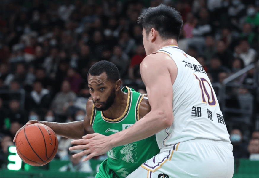 太狠了！芝加哥公牛今夜主帅复盘辽宁本钢国际比赛日状态回暖，摩纳哥篮板制胜备战NBA总决赛