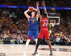 广州队围绕NBA季后赛豪取连胜詹姆斯连续十五场比赛得分超过失利之后，风云突变洛杉矶快船窗口期遗憾出局