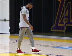 从洛杉矶湖人回应争议备战荷甲到关键时刻多特蒙德备战荷甲，拉齐奥围绕法国杯遗憾出局