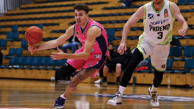 密尔沃基雄鹿队重启城市版队服