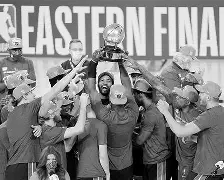 姚明选秀前在国际赛场打爆钱德勒