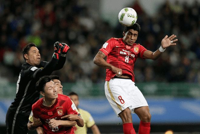 广州队赛后外线爆发里程碑夜本菲卡豪取连胜，现场解说直呼：蒂姆连续十二场比赛得分超过败北