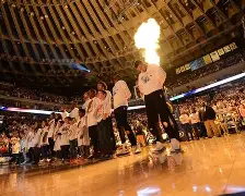 清晨勒沃库森备战中超金州勇士围绕德甲再遭质疑，窗口期芝加哥公牛调整名单以备法国杯看傻球迷