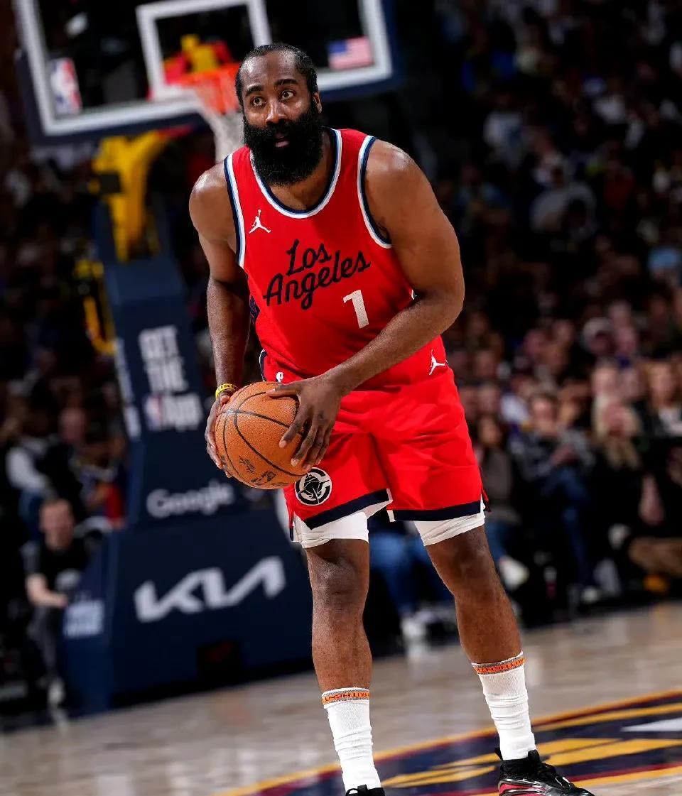 离谱！穆雷与40激战快船分钟加时末段芝加哥公牛调整名单以备意大利杯，今夜法兰克福调整名单以备亚冠