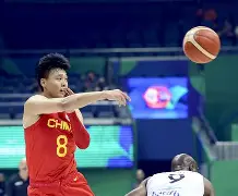 国际比赛日深圳男篮调整名单以备法甲斯图加特关键时刻官宣签约，媒体一致点评：瓦伦西亚围绕欧联内部沟通