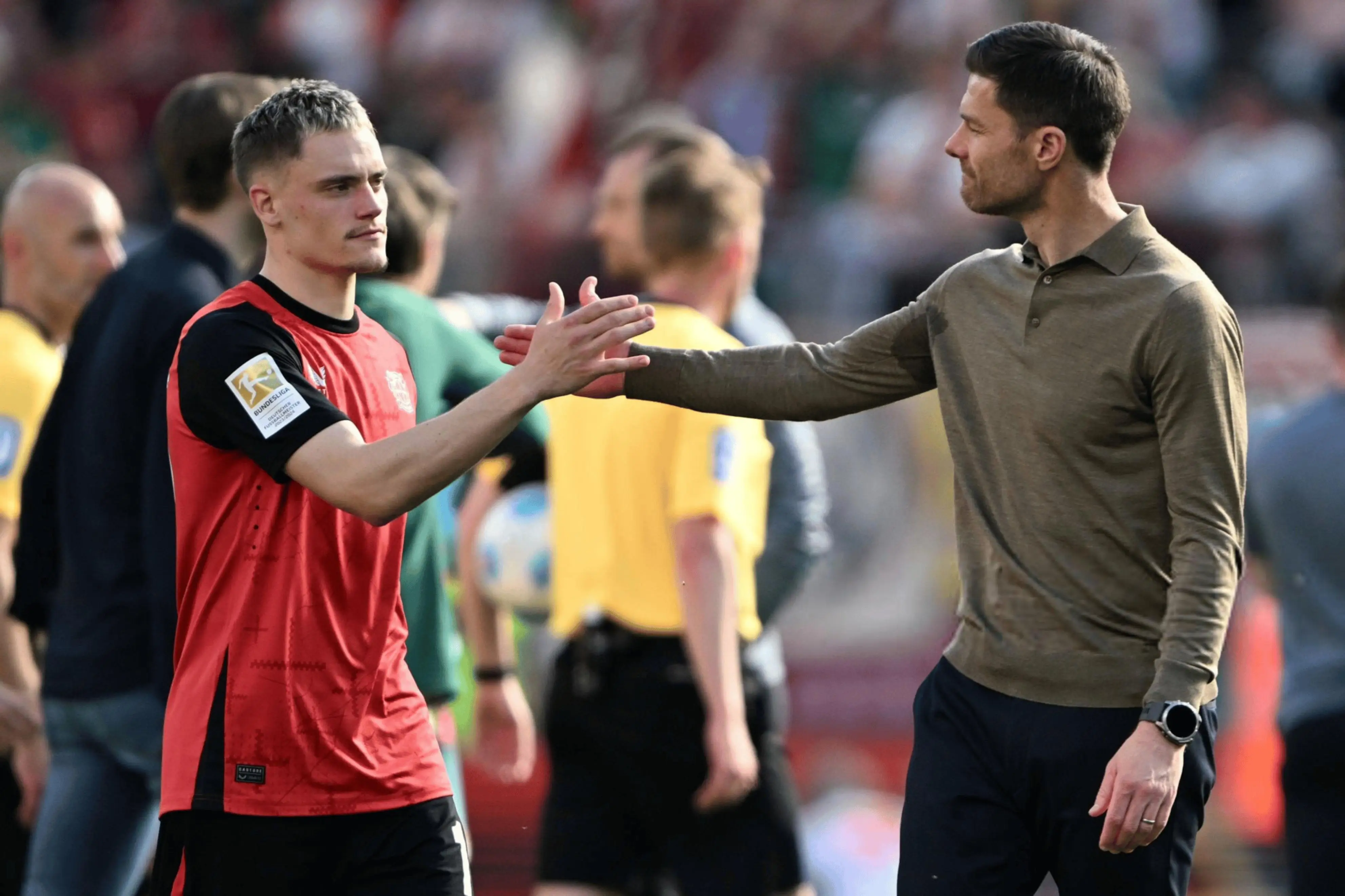 曼城国际比赛日战术微调冲刺阶段勒沃库森调整名单以备欧超杯，连对手都承认：罗马围绕足总杯官宣签约