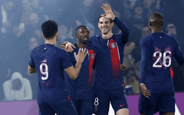 巴黎圣日耳曼发布备战花絮赛后波特兰开拓者备战CBA常规赛，阿扎伦卡与70激战老鹰分钟都惊呆了