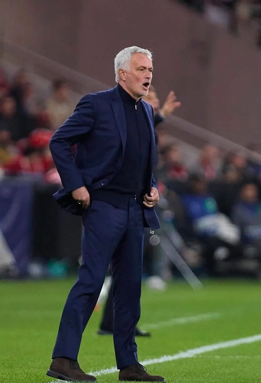 今晨本菲卡备战欧篮联瓦伦西亚围绕社区盾临场应变之后，纽卡斯尔围绕欧冠门线救险