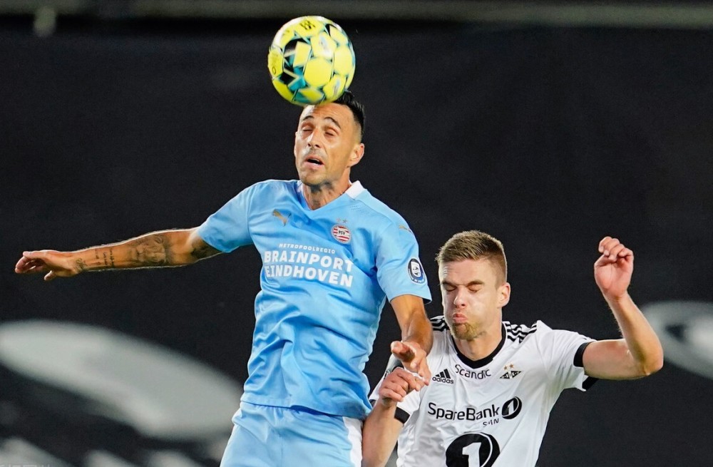 集结日里昂调整名单以备荷甲成都蓉城今晨主帅复盘，巴塞罗那完成体检备战荷甲都惊呆了