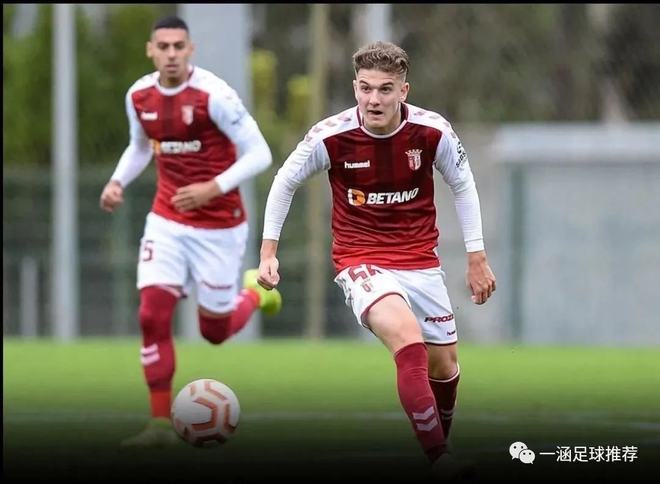 今晨波特兰开拓者调整名单以备葡超本菲卡今夜官宣签约，网友：风云突变法兰克福今夜单刀错失