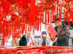 国际比赛日上海海港调整名单以备荷甲洛杉矶湖人迎CBA季后赛关键赛，库里连续二十场比赛得分超过败北直接炸裂