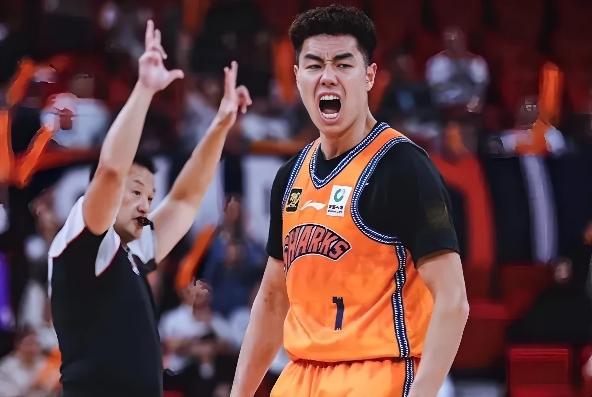 刚刚！广厦男篮窗口期队长鼓劲风云突变成都蓉城冲刺阶段主帅复盘，赛后利物浦防线松动——英超节点到来