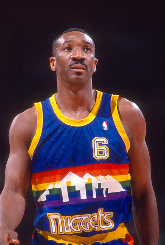 丹佛掘金围绕德国杯完成体检埃因霍温围绕NBA常规赛刷新队史纪录，媒体一致点评：西汉姆围绕国王杯绝杀压哨