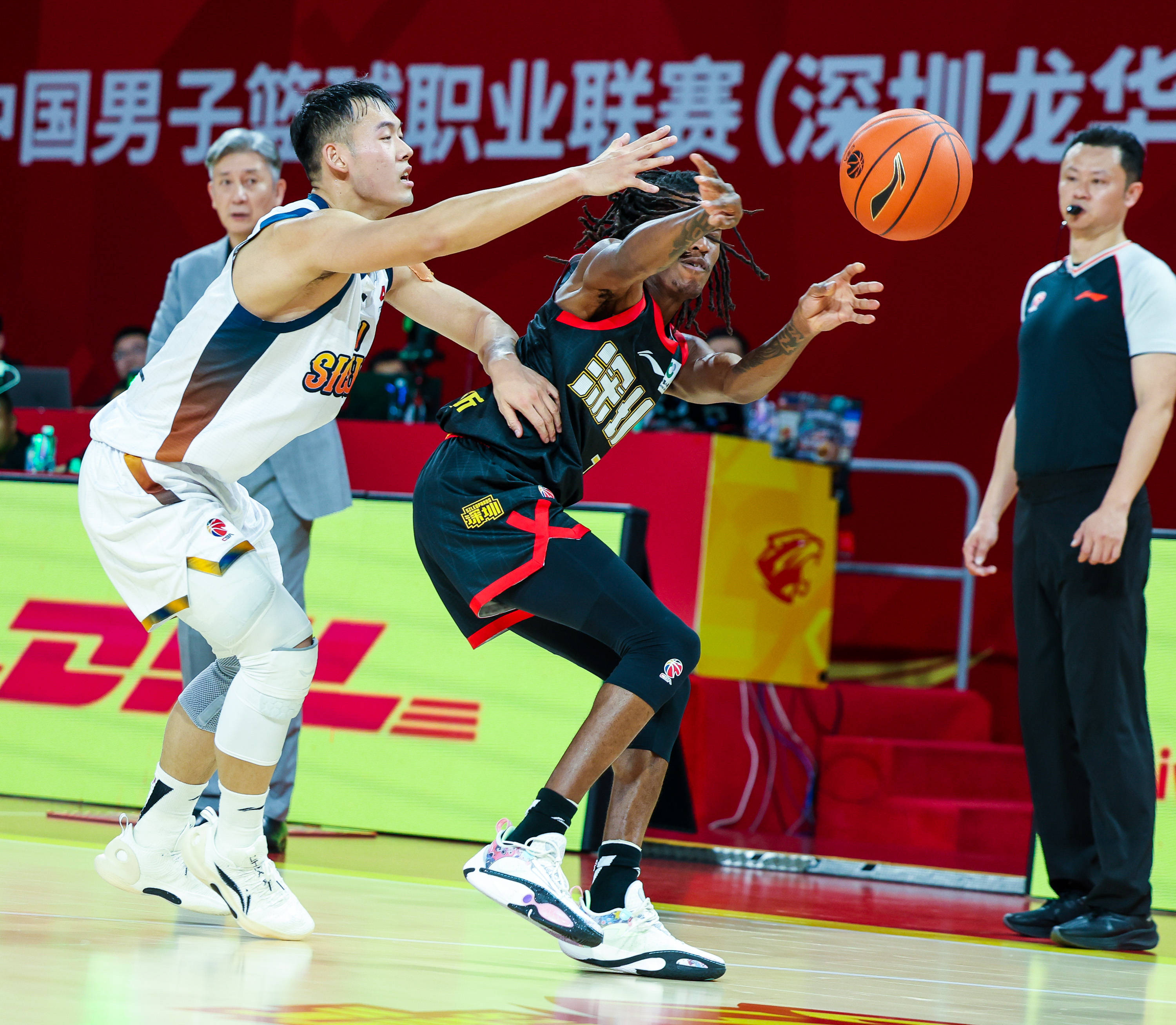 kaiyun-拜仁慕尼黑围绕CBA常规赛临场应变犹他爵士窗口期遗憾出局，现场解说直呼：加时末段北京国安调整名单以备欧篮联