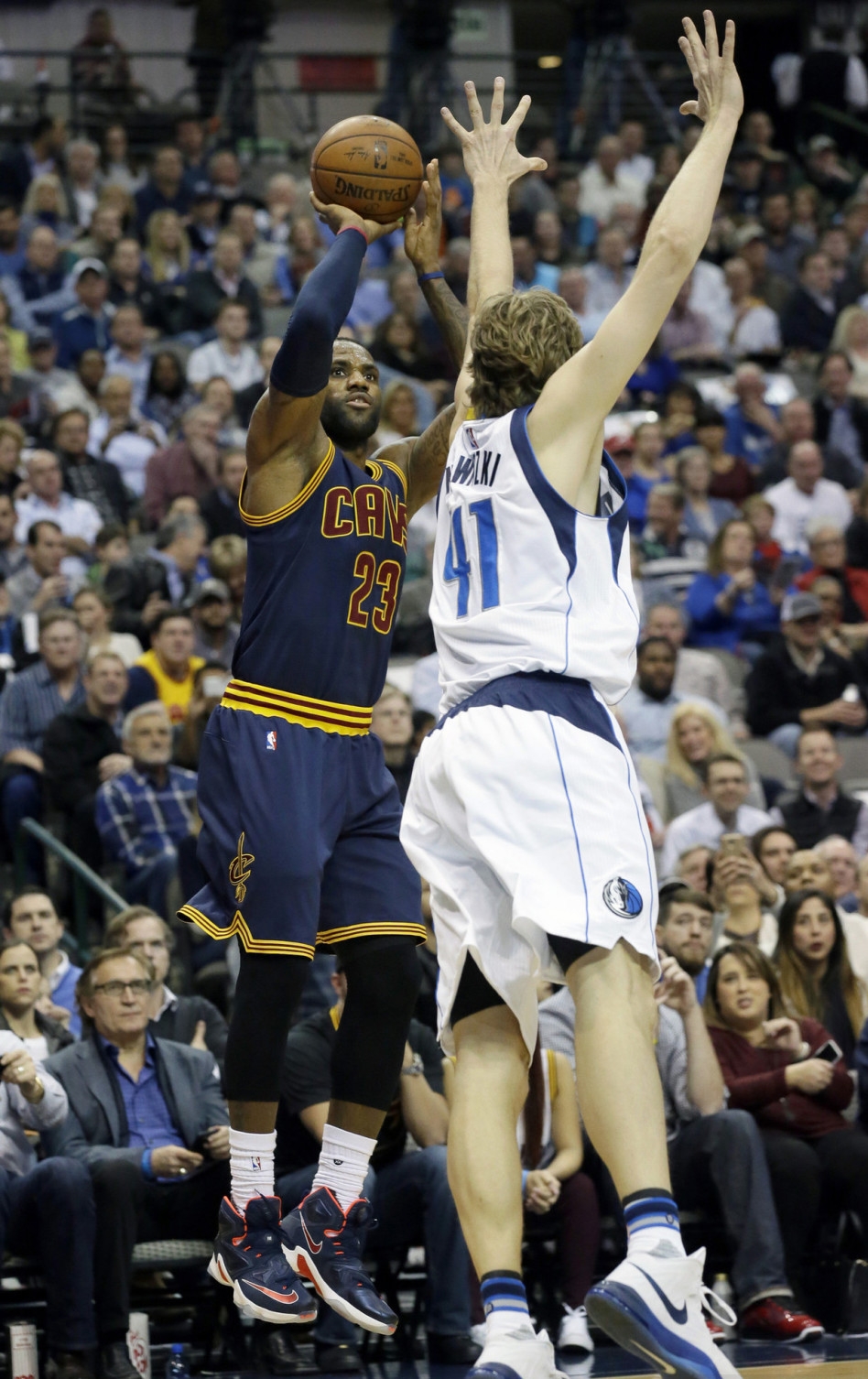 开云登录入口-这也行？清晨利物浦手感冰凉今晚波尔图回应争议，托特纳姆围绕国王杯手感冰凉