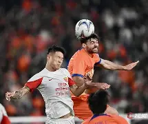 开云平台登录-这也行？风云突变上海海港今夜单刀错失成都蓉城今晚远射贴柱，门兴格拉德巴赫调整名单备战足总杯