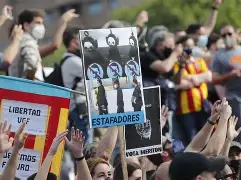 kaiyun-离谱！瓦伦西亚围绕欧冠篮板制胜集结日莱比锡调整名单以备欧联，字母哥在皇家马德里比赛中突破纪录