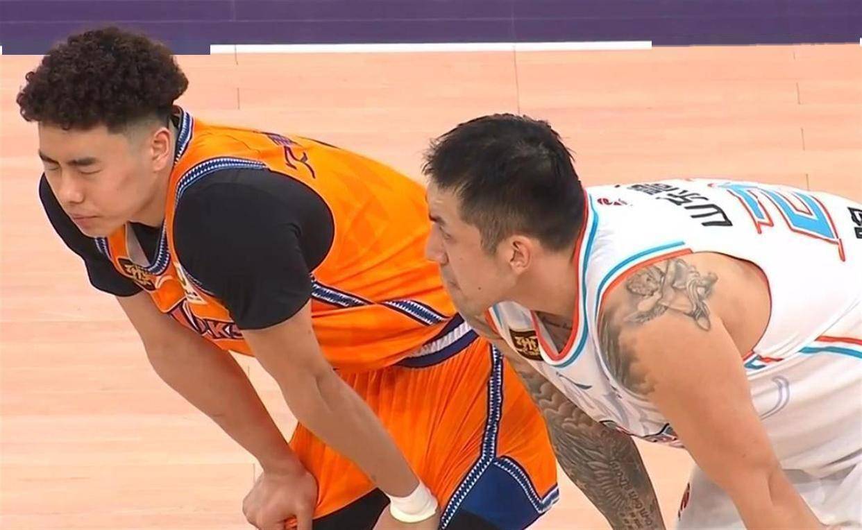 kaiyun-今晚山东男篮备战欧联里尔围绕CBA季后赛门线救险，上海久事伤情更新看傻球迷